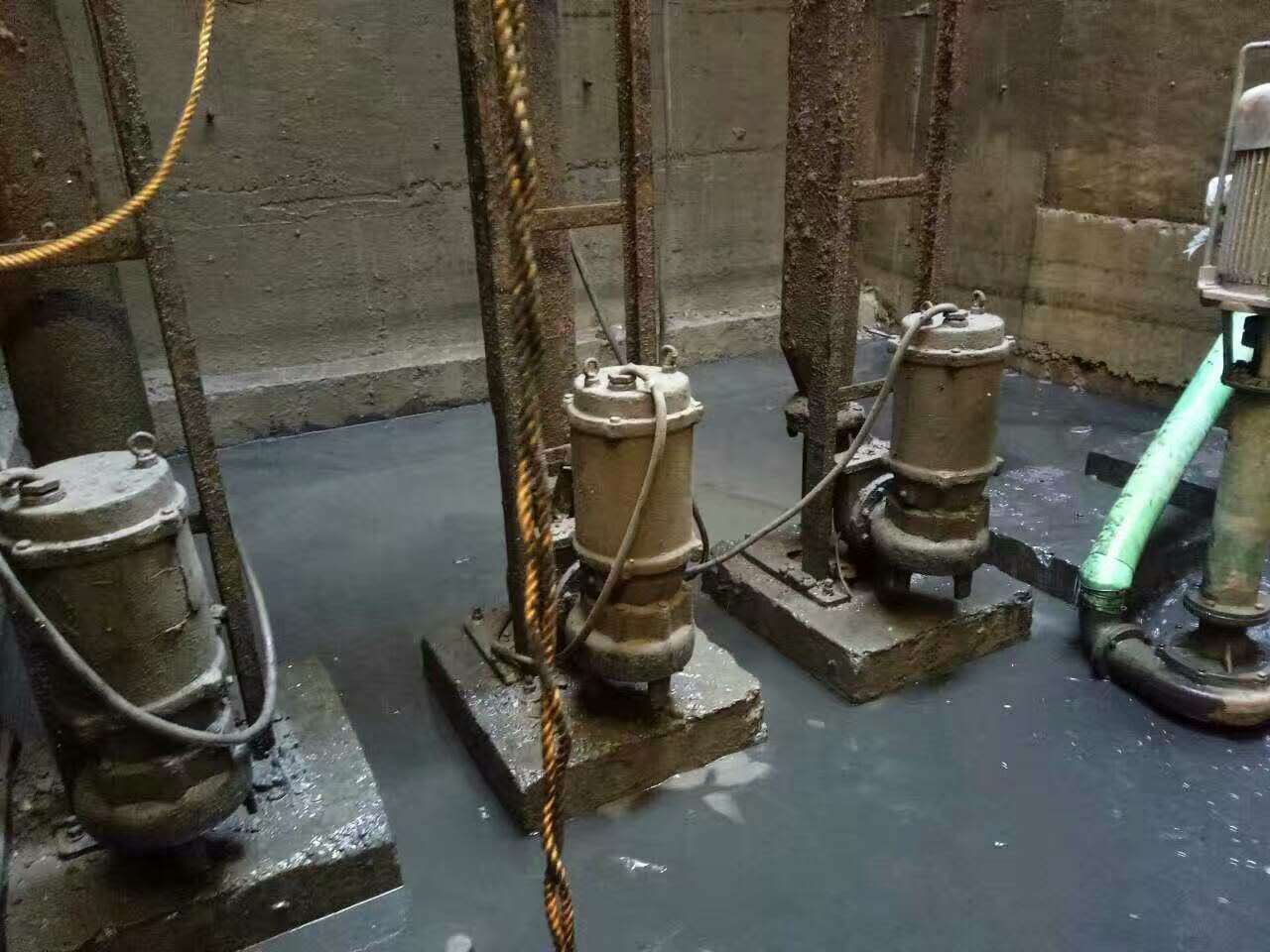 灵台污水池清理